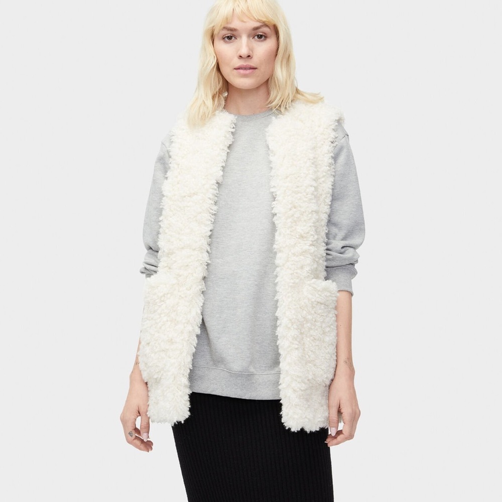 FIRM PRICE classic UGG FARRAH FAUX FUR VEST 12-14 - Picture 2 of 8